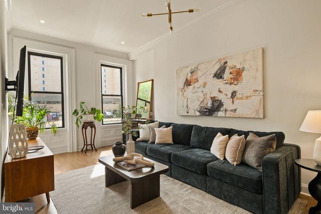 2111 SPRING GARDEN ST, Philadelphia, PA 19130