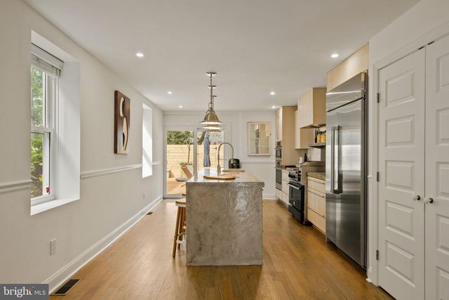 2111 SPRING GARDEN ST, Philadelphia, PA 19130
