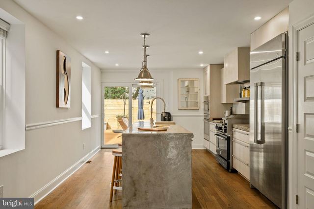 2111 SPRING GARDEN ST, Philadelphia, PA 19130