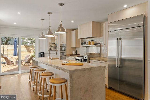 2111 SPRING GARDEN ST, Philadelphia, PA 19130