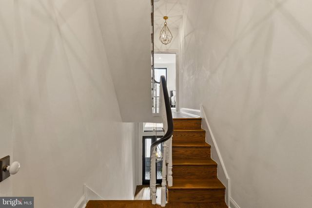 2111 SPRING GARDEN ST, Philadelphia, PA 19130