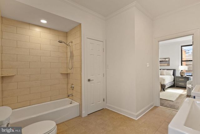 2111 SPRING GARDEN ST, Philadelphia, PA 19130