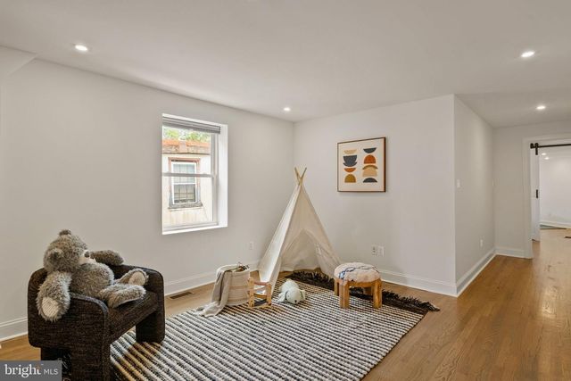 2111 SPRING GARDEN ST, Philadelphia, PA 19130