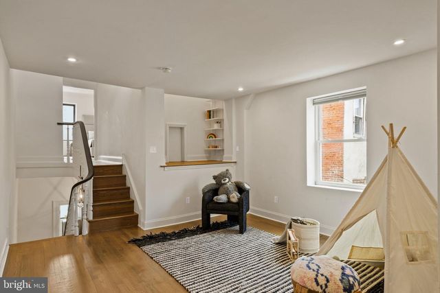 2111 SPRING GARDEN ST, Philadelphia, PA 19130