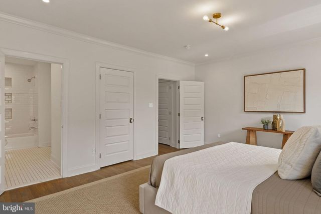2111 SPRING GARDEN ST, Philadelphia, PA 19130