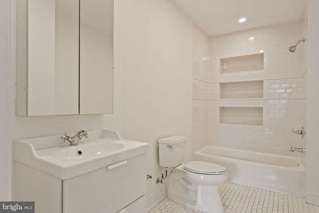 2111 SPRING GARDEN ST, Philadelphia, PA 19130