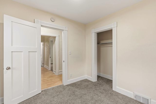 558 Osceola Avenue S, Saint Paul, MN 55102