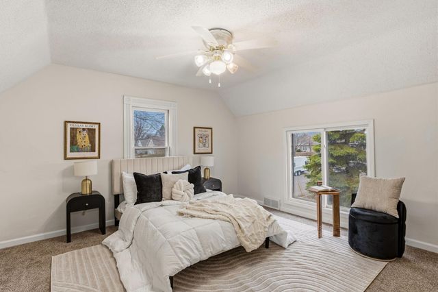 558 Osceola Avenue S, Saint Paul, MN 55102