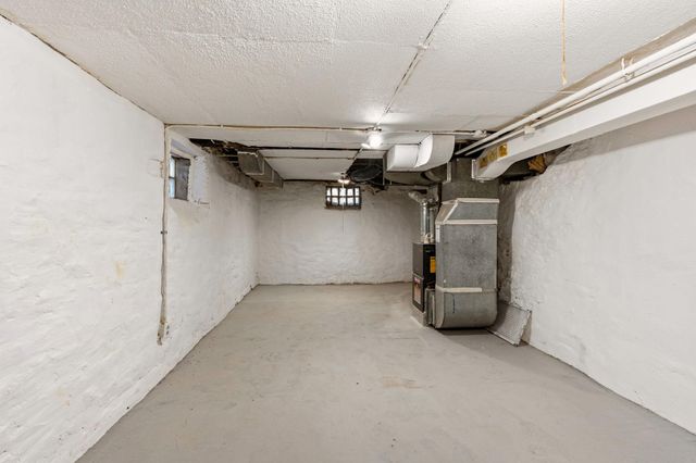 558 Osceola Avenue S, Saint Paul, MN 55102