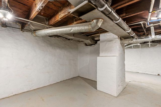 558 Osceola Avenue S, Saint Paul, MN 55102