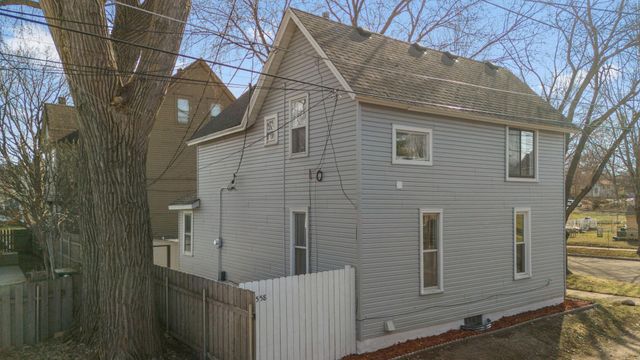 558 Osceola Avenue S, Saint Paul, MN 55102
