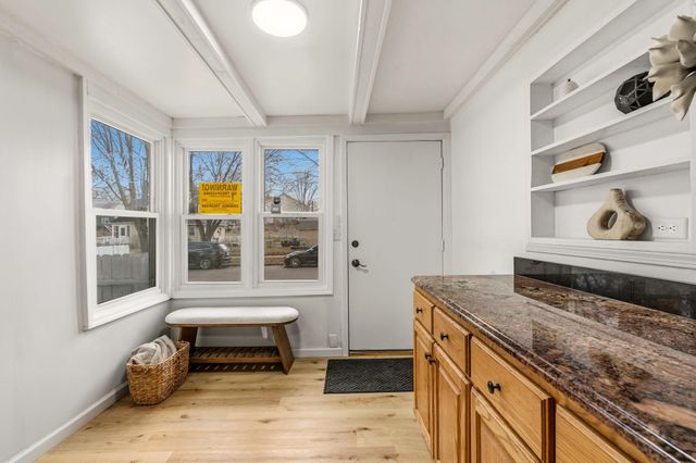 558 Osceola Avenue S, Saint Paul, MN 55102