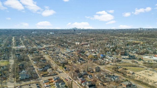 558 Osceola Avenue S, Saint Paul, MN 55102