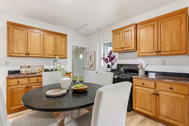 558 Osceola Avenue S, Saint Paul, MN 55102