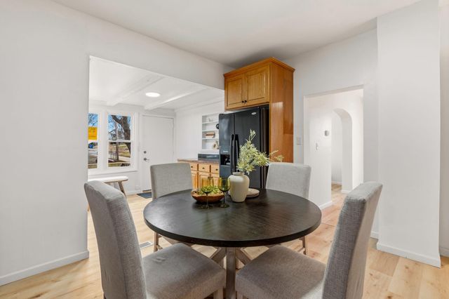 558 Osceola Avenue S, Saint Paul, MN 55102