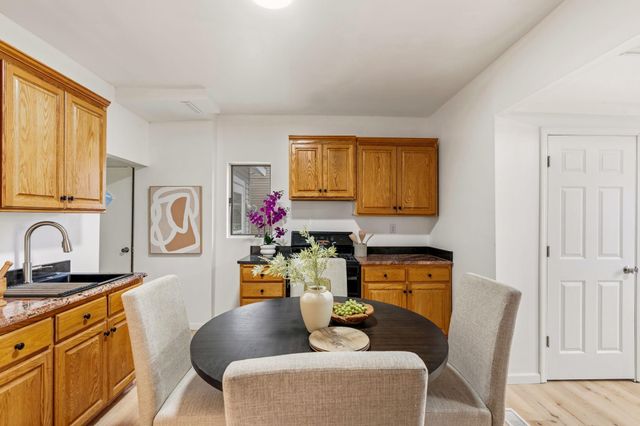 558 Osceola Avenue S, Saint Paul, MN 55102