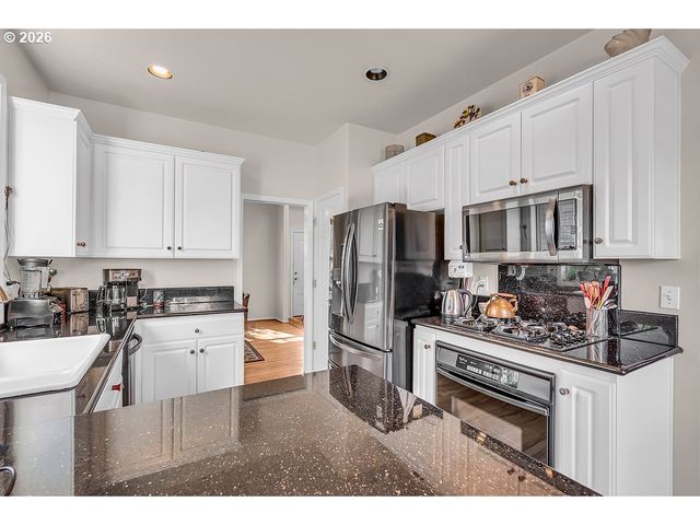 1224 Se 16TH Ave, Canby, OR 97013