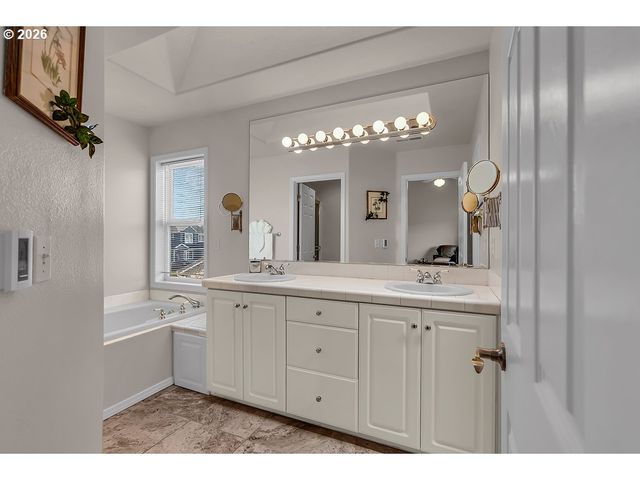 1224 Se 16TH Ave, Canby, OR 97013