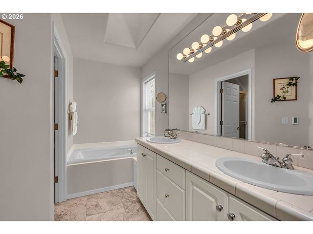 1224 Se 16TH Ave, Canby, OR 97013