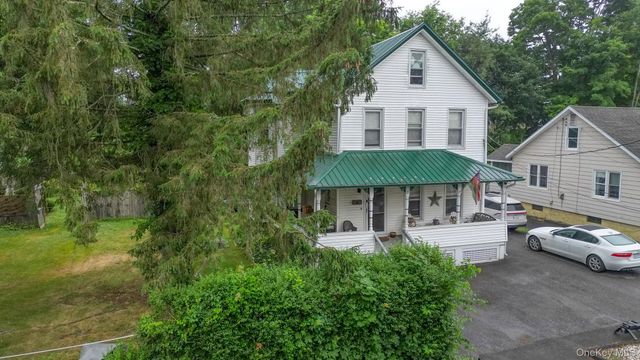 8 Bartlett Street, Ellenville, NY 12428