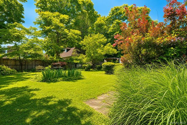 8 Bartlett Street, Ellenville, NY 12428