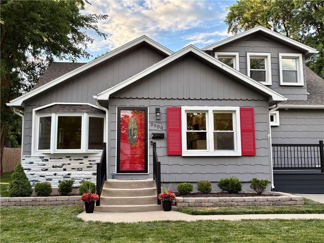 2500 W 47th Terrace, Westwood, KS 66205