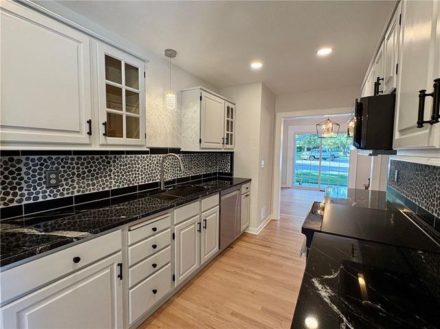 2500 W 47th Terrace, Westwood, KS 66205