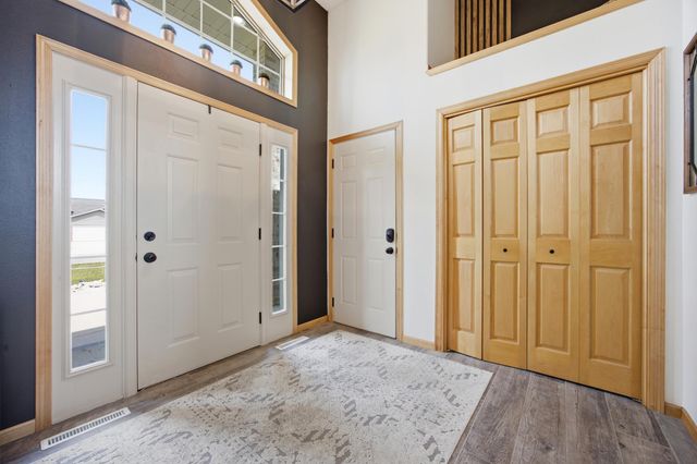 729 36th Avenue W, West Fargo, ND 58078