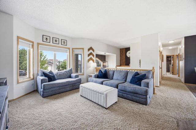 729 36th Avenue W, West Fargo, ND 58078
