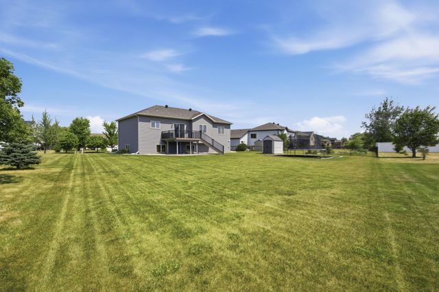 729 36th Avenue W, West Fargo, ND 58078
