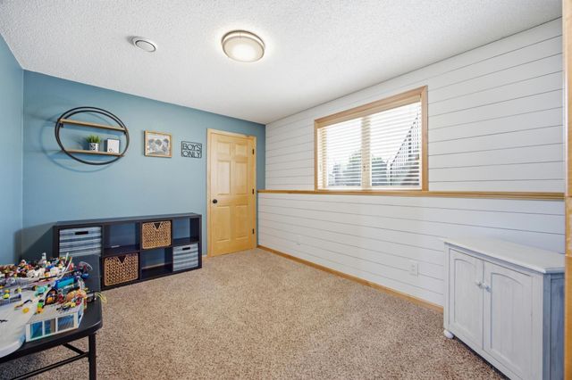 729 36th Avenue W, West Fargo, ND 58078