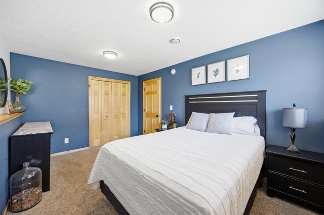 729 36th Avenue W, West Fargo, ND 58078
