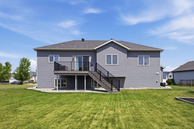 729 36th Avenue W, West Fargo, ND 58078
