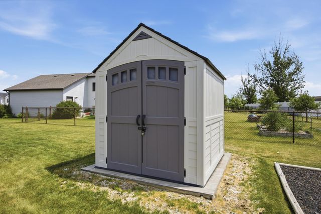 729 36th Avenue W, West Fargo, ND 58078