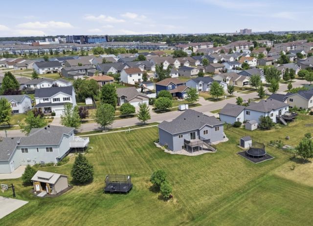 729 36th Avenue W, West Fargo, ND 58078