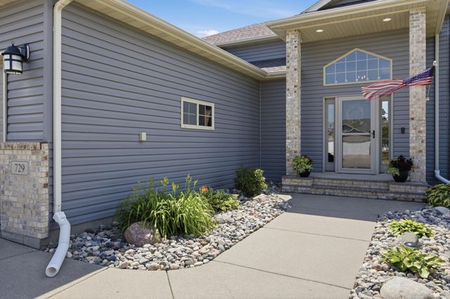 729 36th Avenue W, West Fargo, ND 58078
