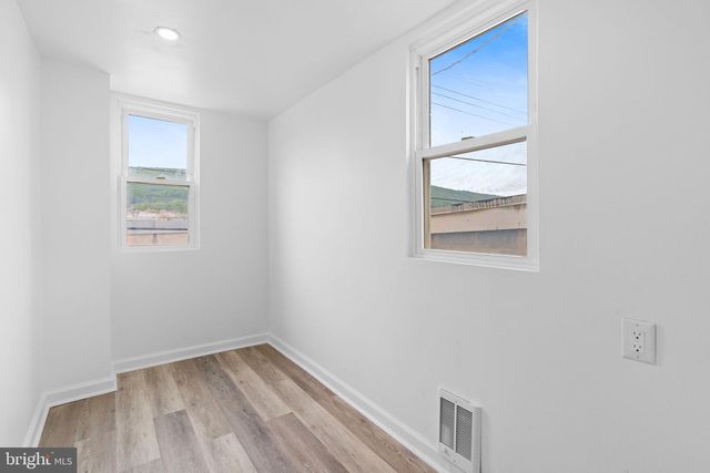 910 PIKE ST, Reading, PA 19604