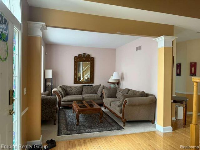 33889 Stonecrest Drive, Sterling Heights, MI 48312