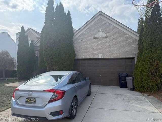 33889 Stonecrest Drive, Sterling Heights, MI 48312