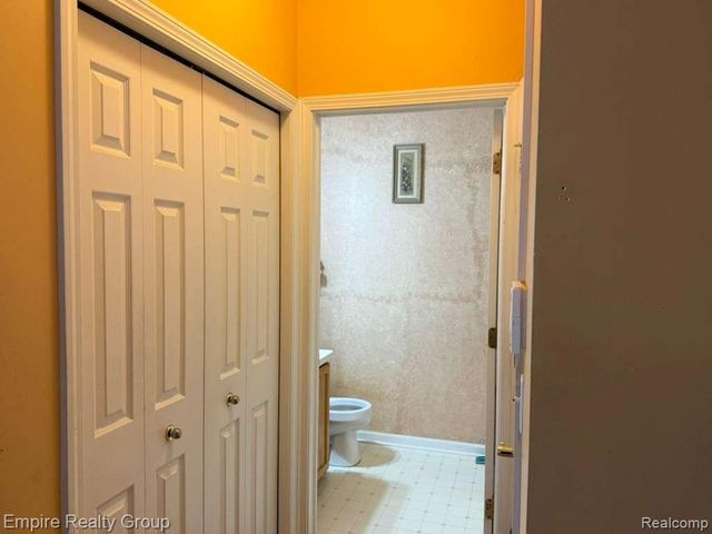 33889 Stonecrest Drive, Sterling Heights, MI 48312