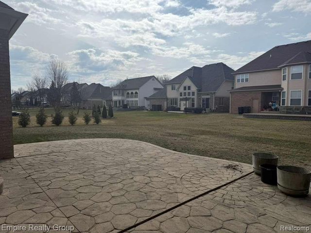33889 Stonecrest Drive, Sterling Heights, MI 48312