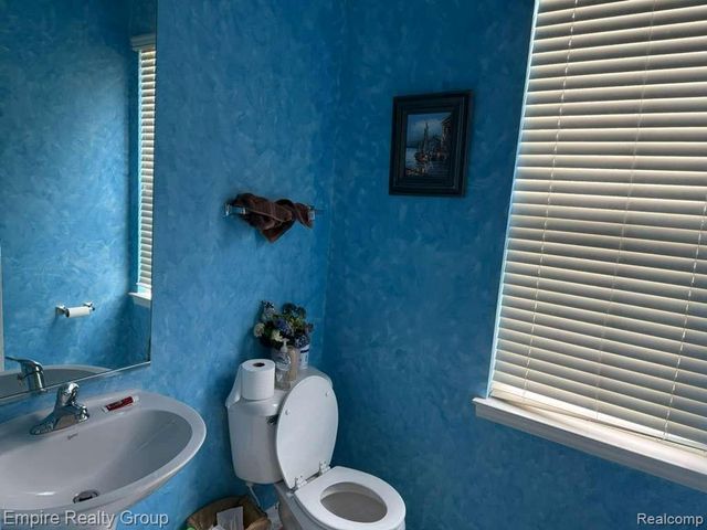 33889 Stonecrest Drive, Sterling Heights, MI 48312