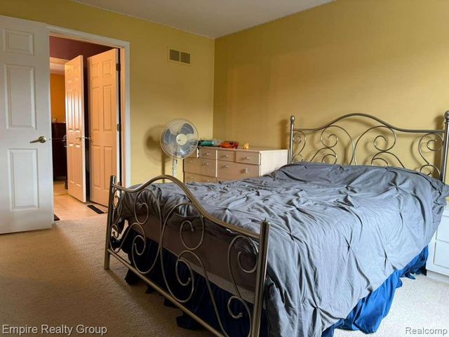 33889 Stonecrest Drive, Sterling Heights, MI 48312