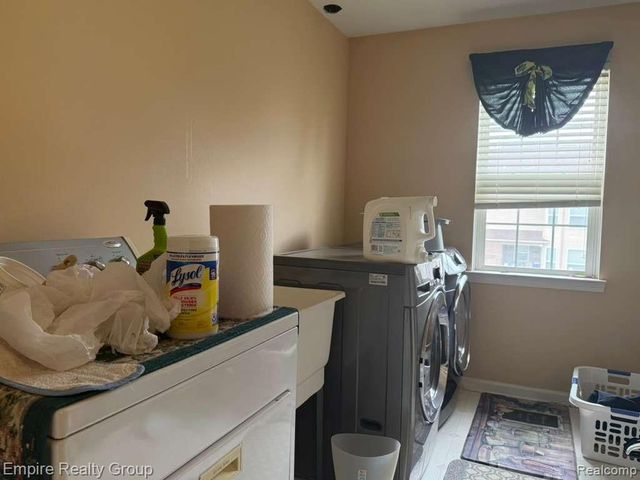 33889 Stonecrest Drive, Sterling Heights, MI 48312