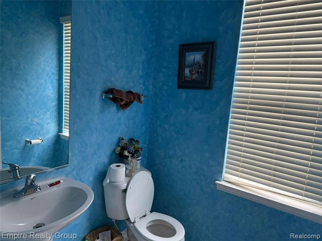 33889 Stonecrest Drive, Sterling Heights, MI 48312