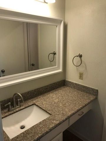 9102 Sedgemoor TRL B, Austin, TX 78748