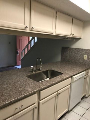 9102 Sedgemoor TRL B, Austin, TX 78748