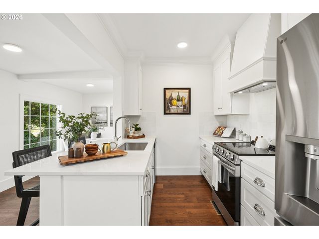 6404 Ne 10TH Ave, Portland, OR 97211