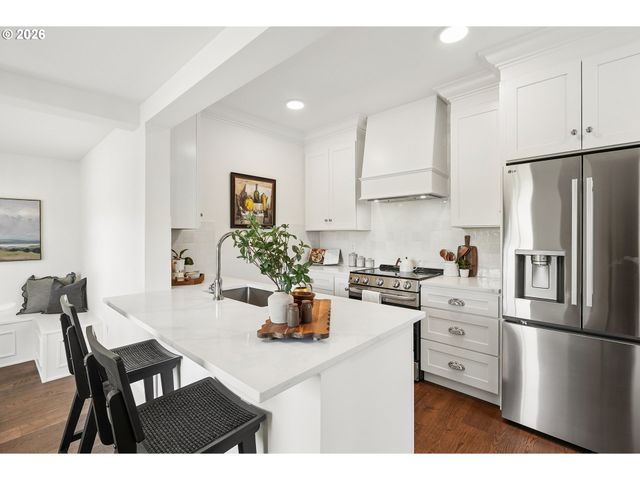 6404 Ne 10TH Ave, Portland, OR 97211