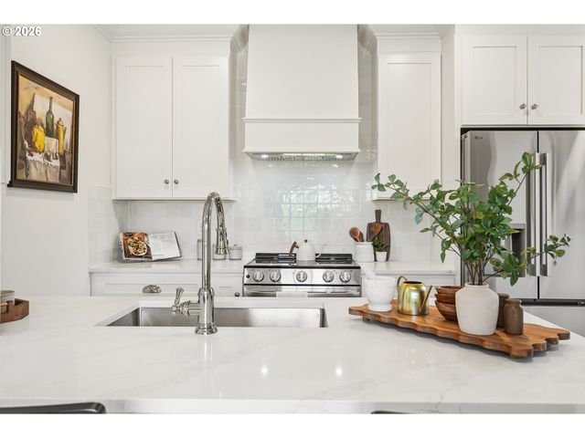 6404 Ne 10TH Ave, Portland, OR 97211